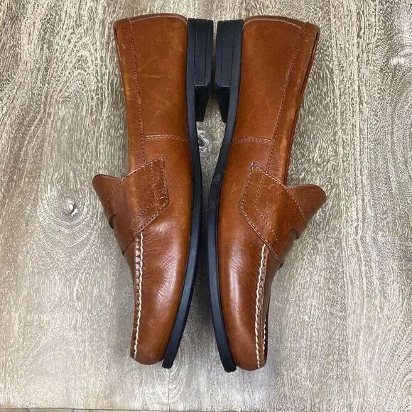 REDUCED.  Eastland Women's Tan Leather Loafers - Picture 2 of 7